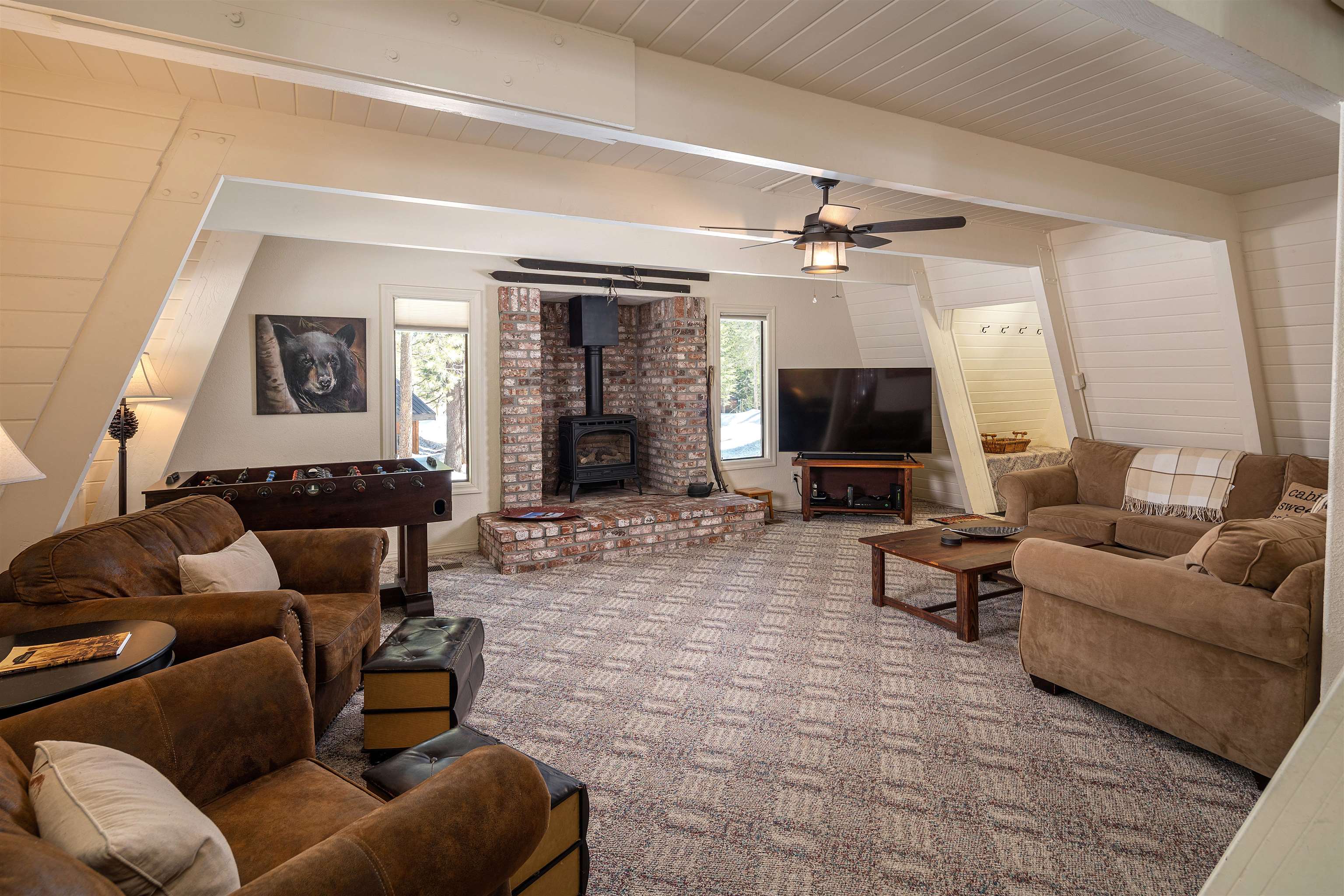 14338 Tyrol Road Truckee, CA 96161 - Photo 4 of 21 Gallery Image 4