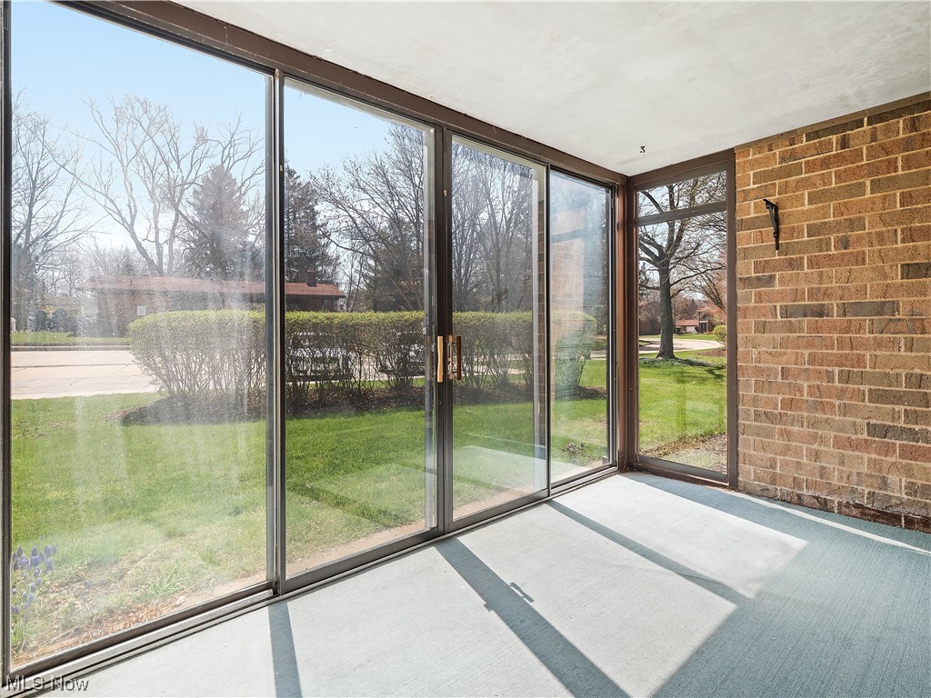 22946 Mastick Road, Unit 101 Cleveland, OH 44126 - Photo 4 of 34