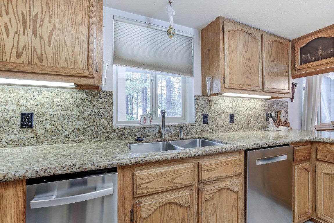 631 Skyview Road Mount Shasta, CA 96067 - Photo 9 of 50 Gallery Image 9