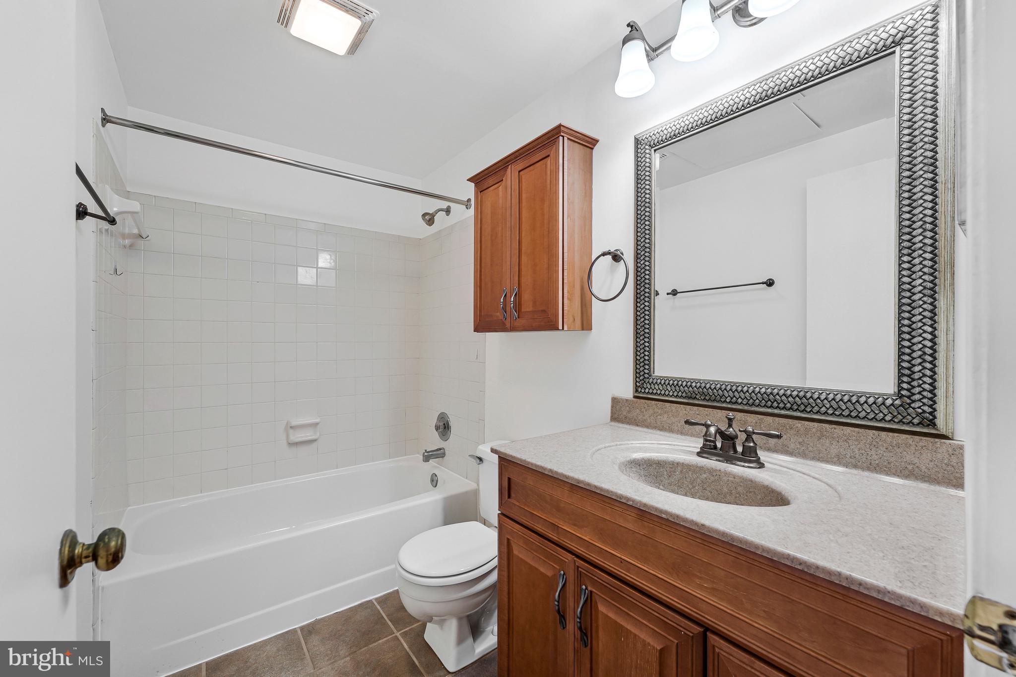 11144 Beaver Trail Court, Unit 11144 Reston, VA 20191 - Photo 12 of 24 Secondary bath