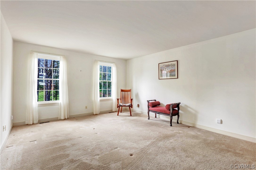 6201 Lansgate Road Midlothian, VA 23112 - Photo 25 of 31 a living room with furniture and a window