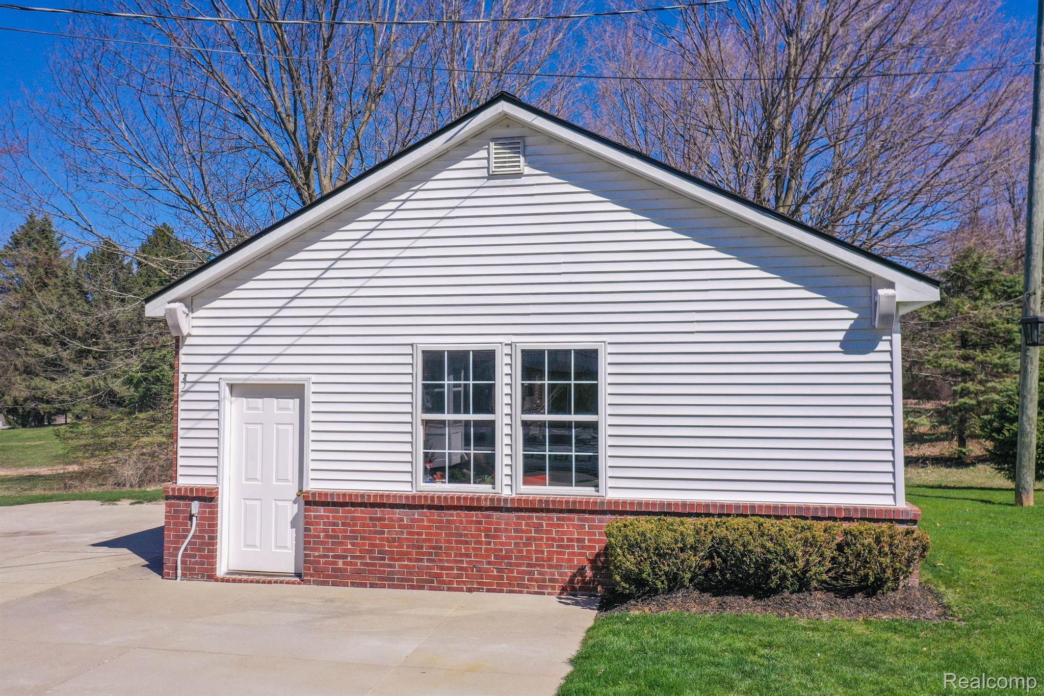 1796 North Hughes Road Howell, MI 48843 - Photo 18 of 50 Gallery Image 18