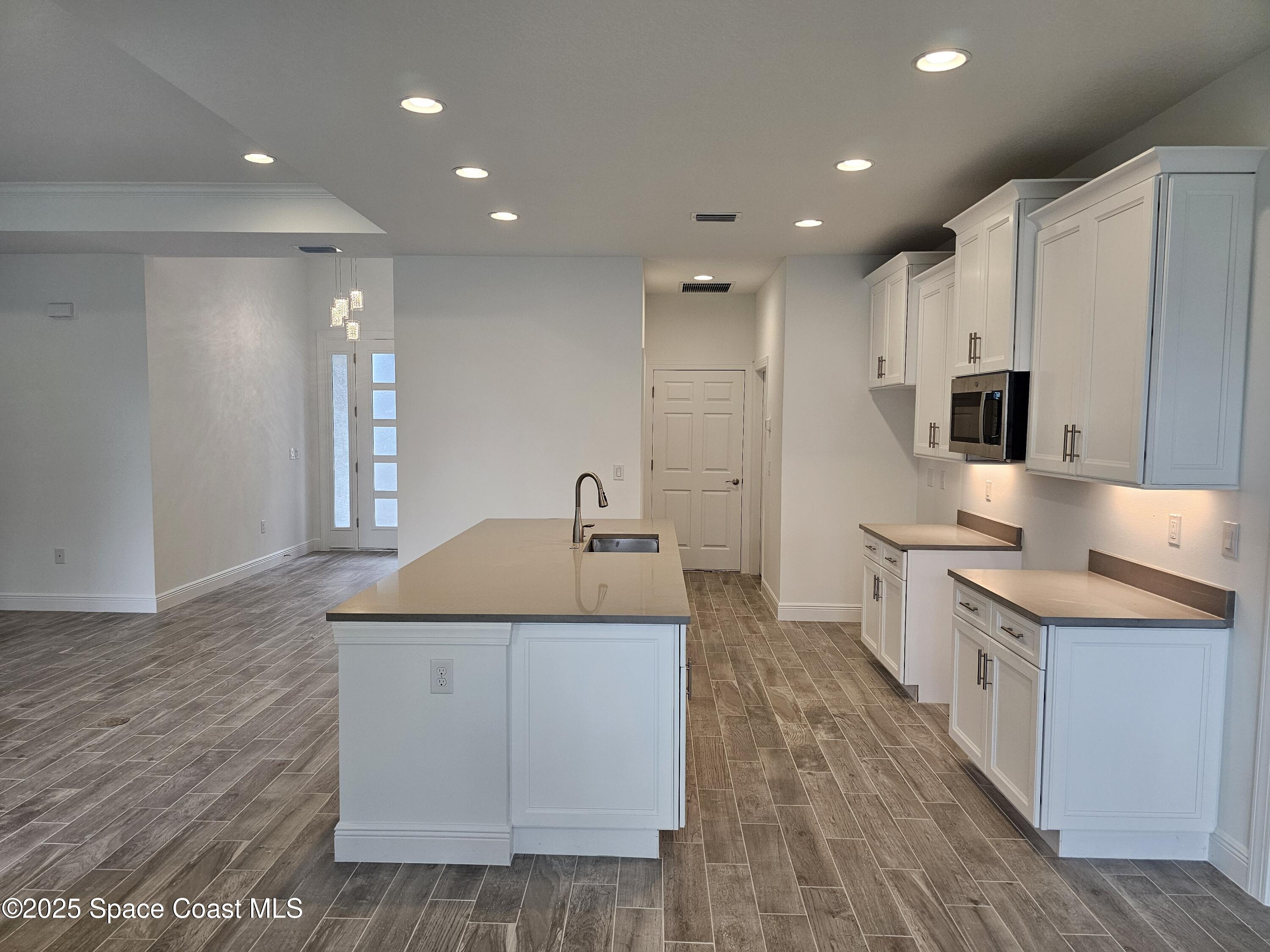 1312 Saxony Road Southwest Palm Bay, FL 32908 - Photo 18 of 52 Kitchen 8