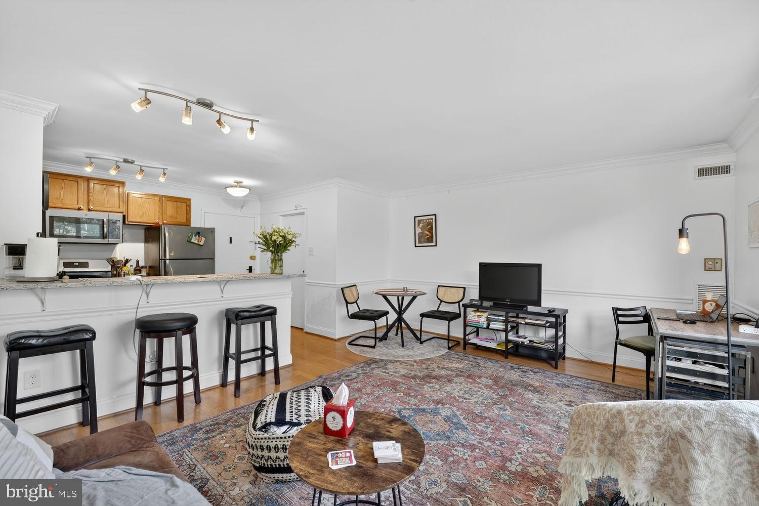 950 25th Street Northwest, Unit 406N Washington, DC 20037 - Photo 11 of 27 Great space & flow