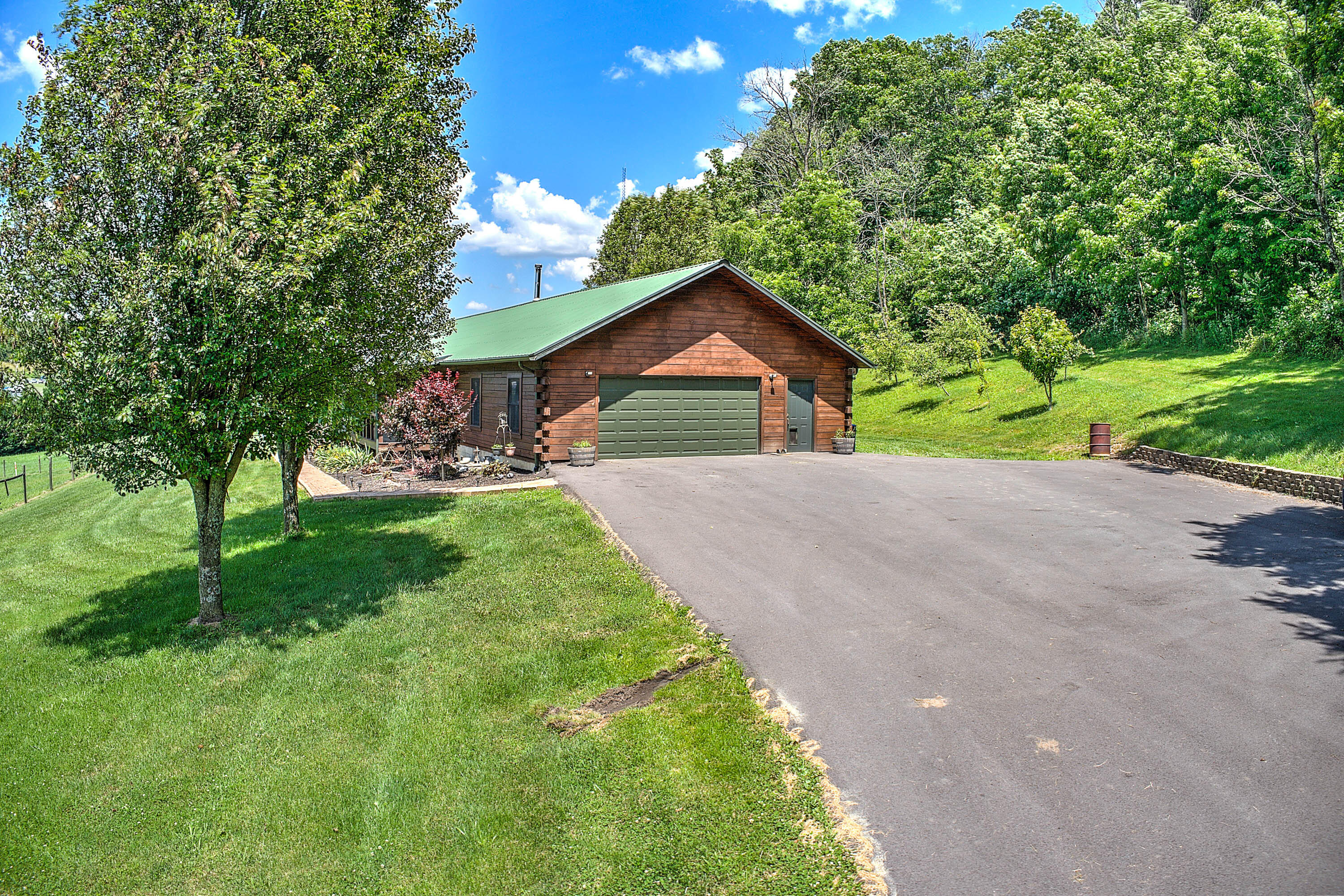 6135 Jearoldstown Road Fall Branch, TN 37656 - Photo 4 of 44 6135 Jearoldstown Rd-11