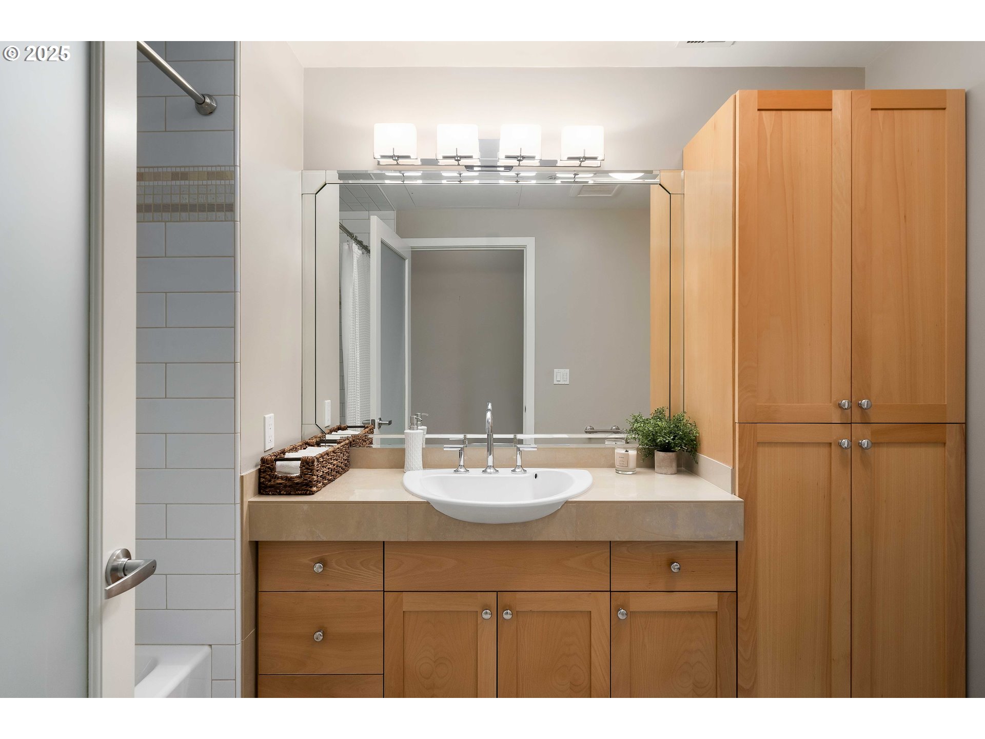 820 Northwest 12th Avenue, Unit 110 Portland, OR 97209 - Photo 24 of 47