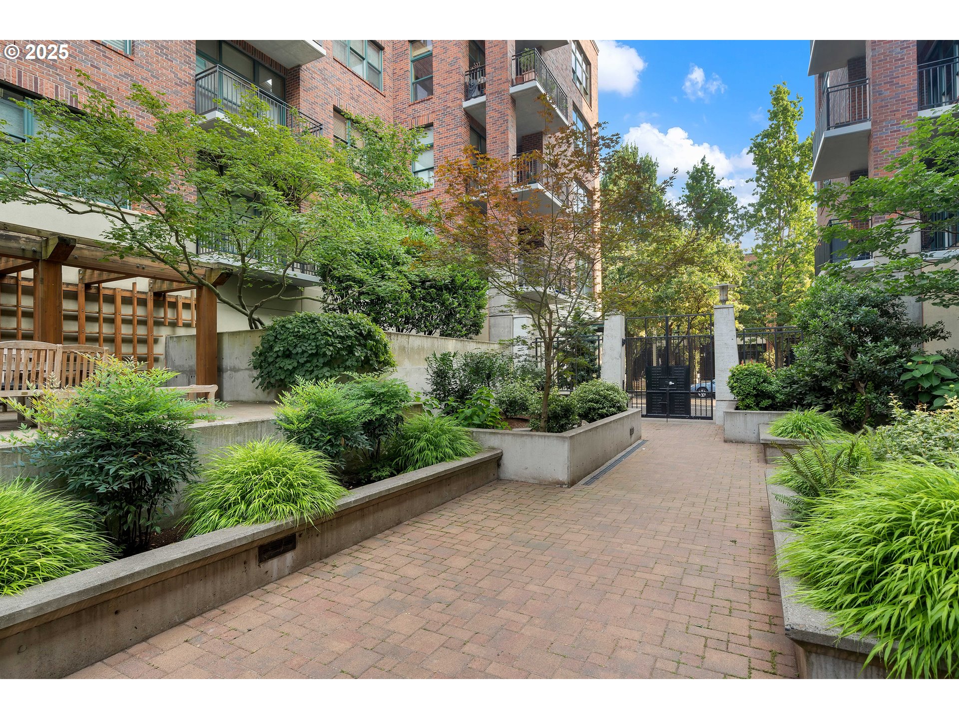 820 Northwest 12th Avenue, Unit 110 Portland, OR 97209 - Photo 26 of 47