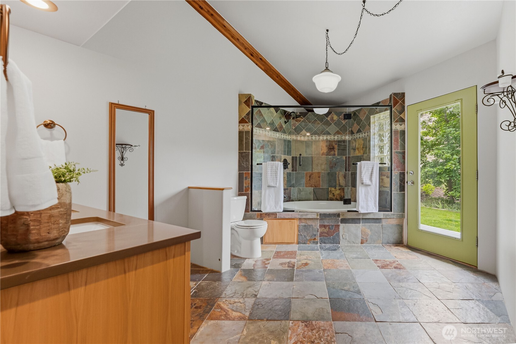 1246 Pitcher Canyon Road Wenatchee, WA 98801 - Photo 13 of 31