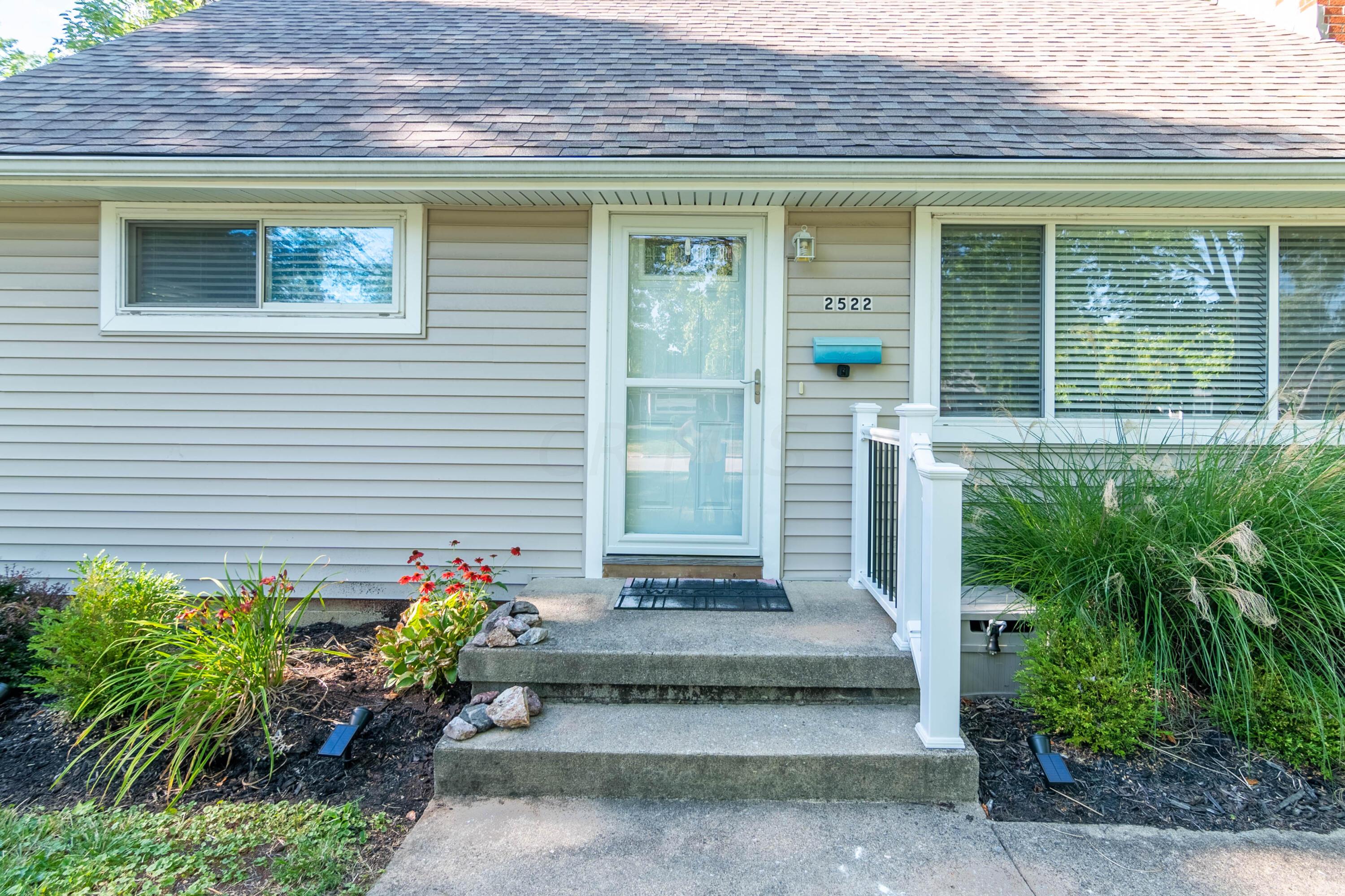 2522 Nottingham Road Columbus, OH 43221 - Photo 3 of 44 DSC_6500-HDR