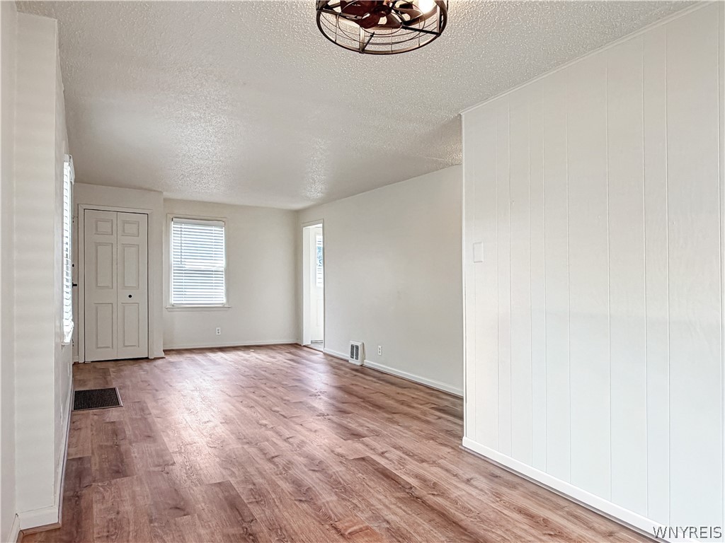 878 Beach Road Cheektowaga, NY 14225 - Photo 18 of 34 Living Dining