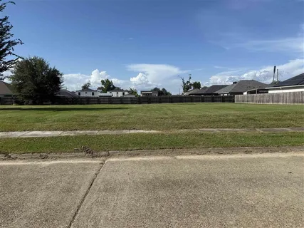 $85,000 | Penn St Lake, Lake Charles, LA 70601