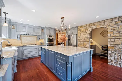 $1,249,000 | 7040 Meridian Avenue South, Montrose, MN 55363