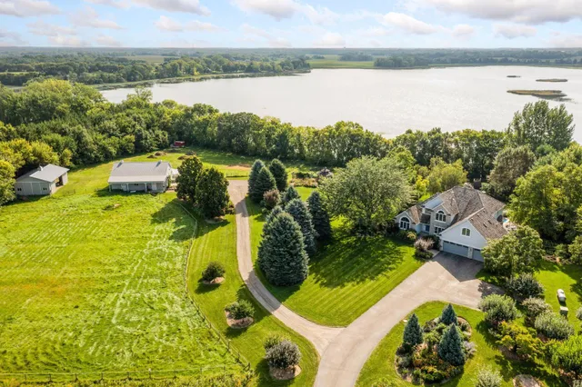 $1,249,000 | 7040 Meridian Avenue South, Montrose, MN 55363