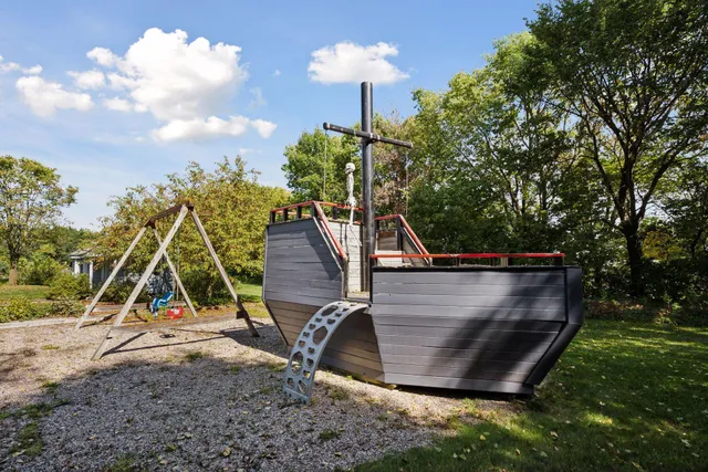 $1,249,000 | 7040 Meridian Avenue South, Montrose, MN 55363