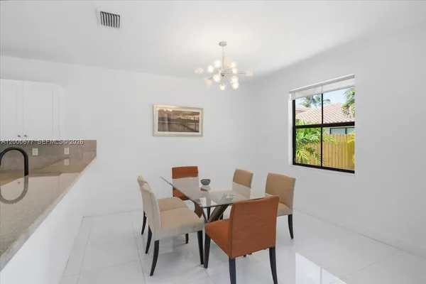 $6,100 | 9777 Northwest 8th Street, Miami, FL 33172