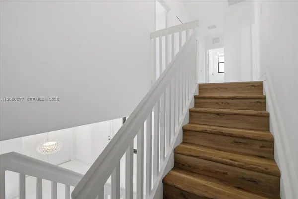 $6,100 | 9777 Northwest 8th Street, Miami, FL 33172