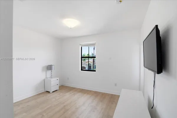 $6,100 | 9777 Northwest 8th Street, Miami, FL 33172