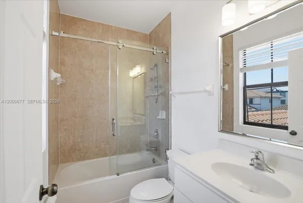 $6,100 | 9777 Northwest 8th Street, Miami, FL 33172