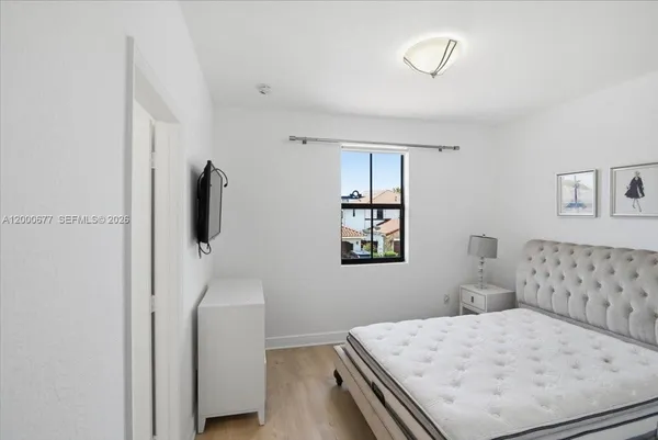 $6,100 | 9777 Northwest 8th Street, Miami, FL 33172