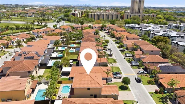 $6,100 | 9777 Northwest 8th Street, Miami, FL 33172