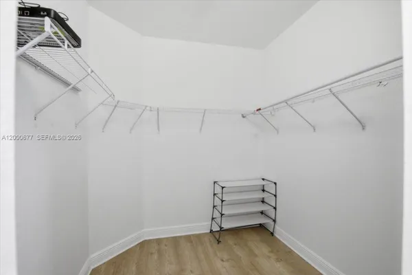 $6,100 | 9777 Northwest 8th Street, Miami, FL 33172