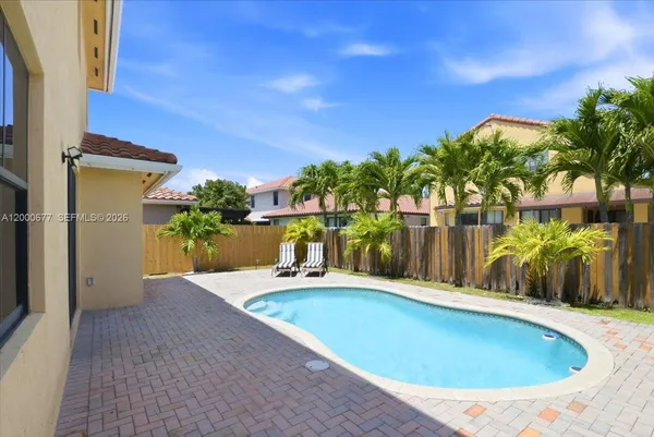 $6,100 | 9777 Northwest 8th Street, Miami, FL 33172