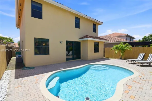 $6,100 | 9777 Northwest 8th Street, Miami, FL 33172