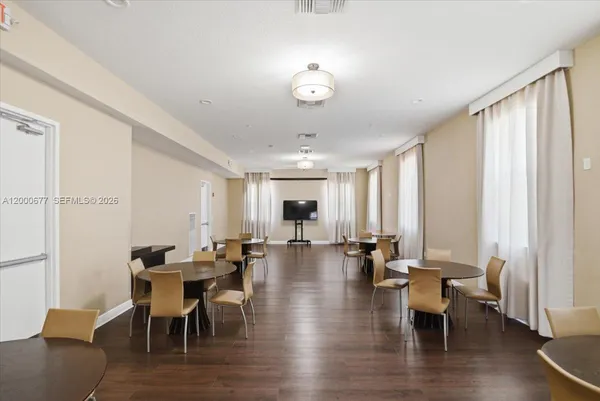 $6,100 | 9777 Northwest 8th Street, Miami, FL 33172