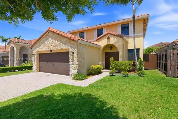 $6,100 | 9777 Northwest 8th Street, Miami, FL 33172