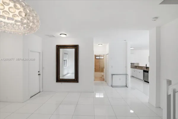 $6,100 | 9777 Northwest 8th Street, Miami, FL 33172