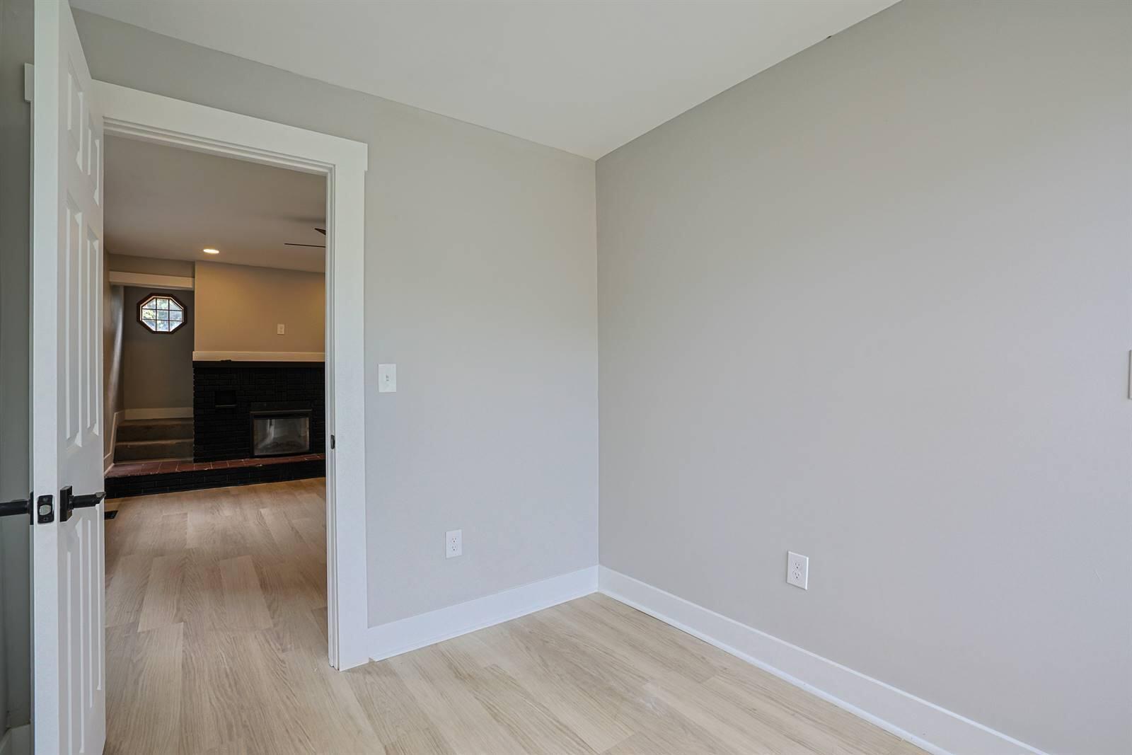 1139 Mt Allen Road Covington, KY 41011 - Photo 24 of 35 024-Bedroom-3-Additional
