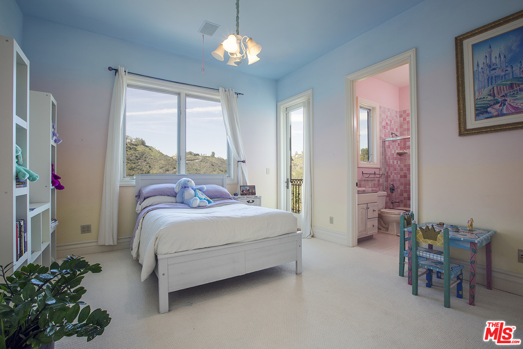 11531 Orum Road Los Angeles, CA 90049 - Photo 27 of 35 Gallery Image 27
