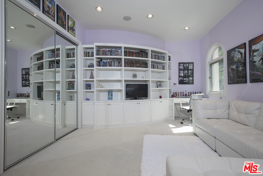 11531 Orum Road Los Angeles, CA 90049 - Photo 29 of 35 Gallery Image 29