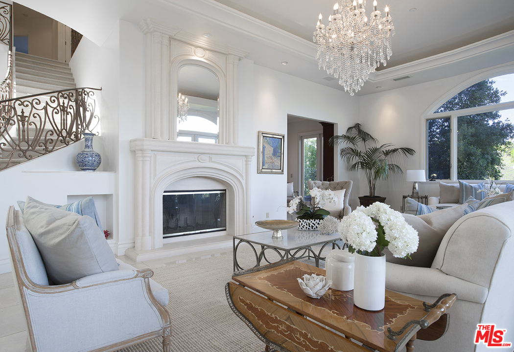 11531 Orum Road Los Angeles, CA 90049 - Photo 4 of 35 Gallery Image 4