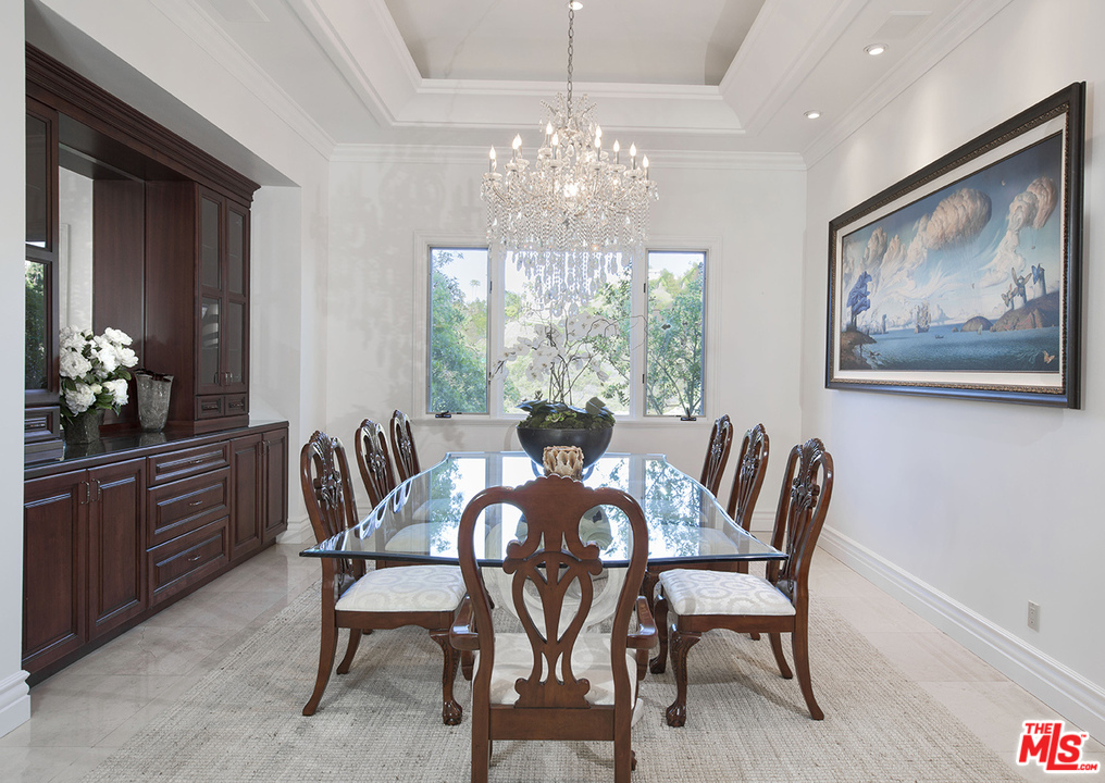 11531 Orum Road Los Angeles, CA 90049 - Photo 10 of 35 Gallery Image 10