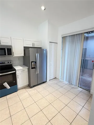 $395,000 | 2650 East Aragon Boulevard, Unit 2, Sunrise, FL 33313