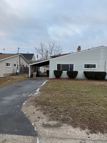 $1,650 | 106 Valley View Drive, Unit 106, McHenry, IL 60050