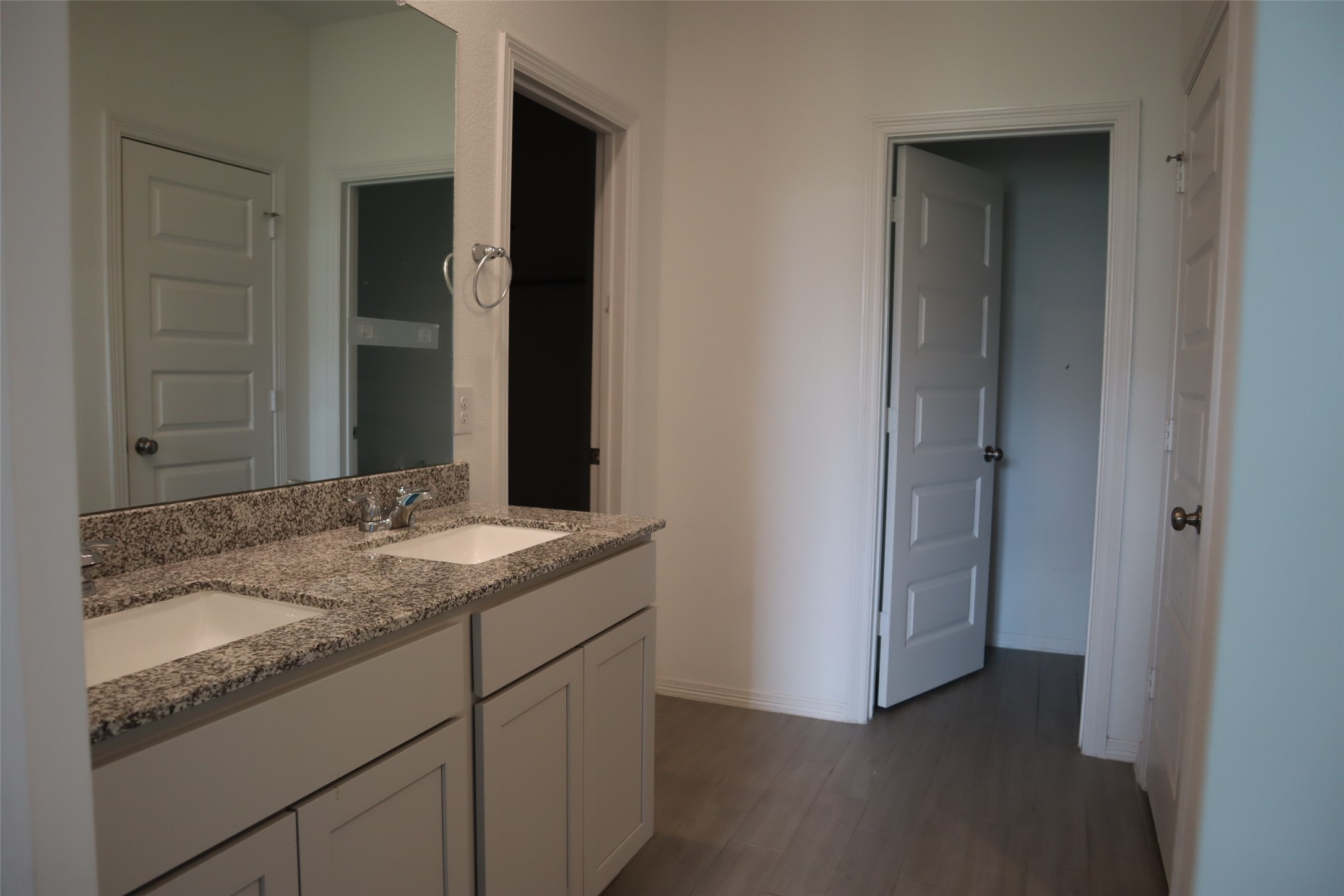 5806 Aurora Grns Lane Katy, TX 77493 - Photo 10 of 17 primary bedroom bathromm