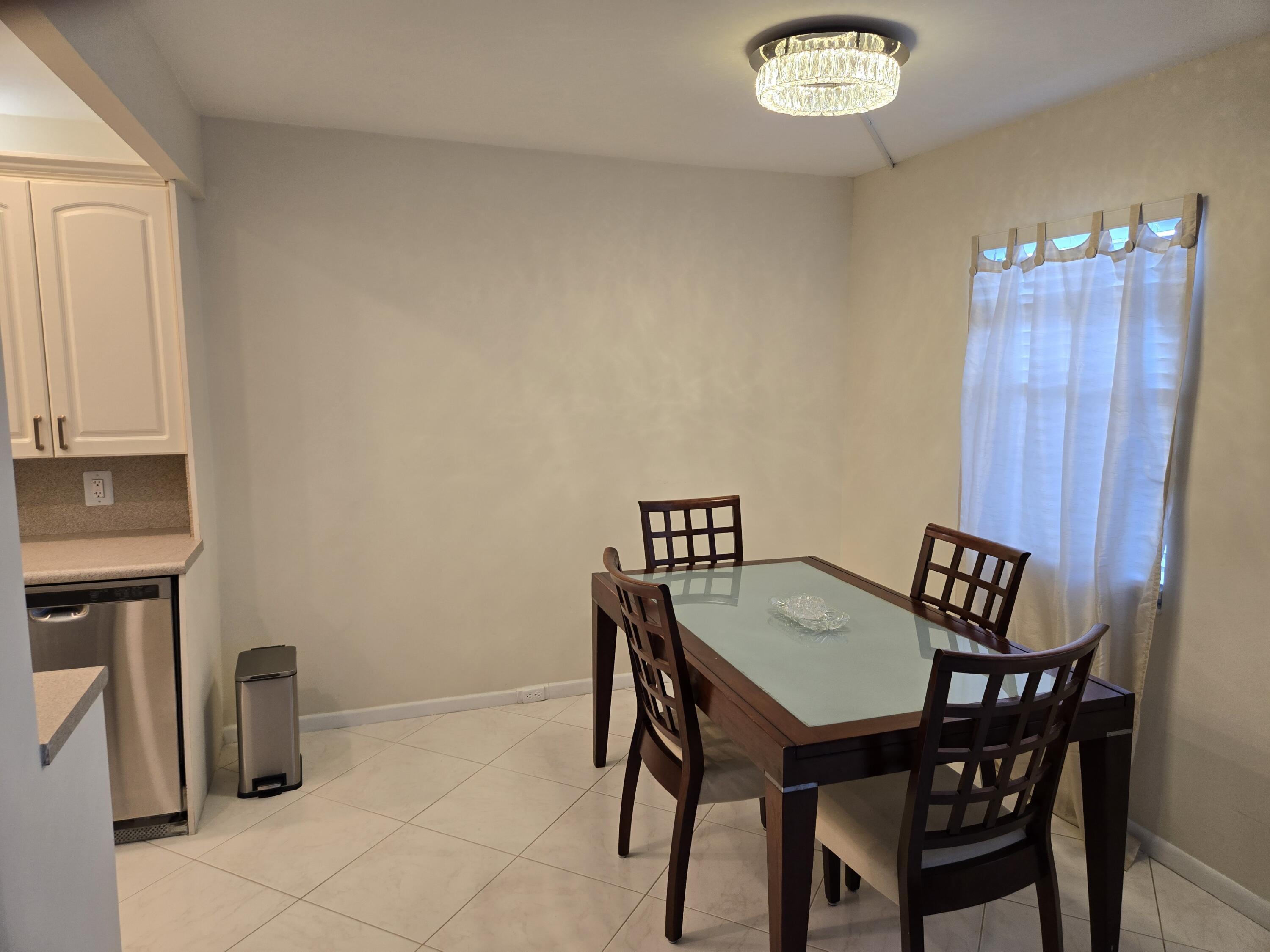 2031 Exeter Boca Raton, FL 33434 - Photo 5 of 45 20241029_142725