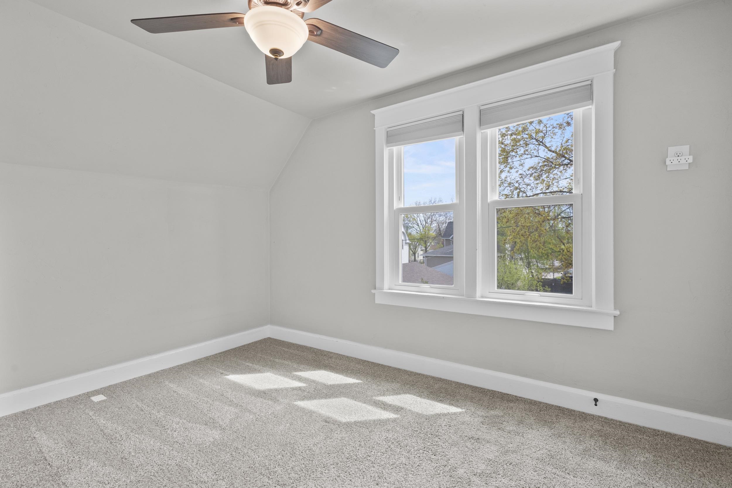 109 East Hancock Street Appleton, WI 54911 - Photo 20 of 28