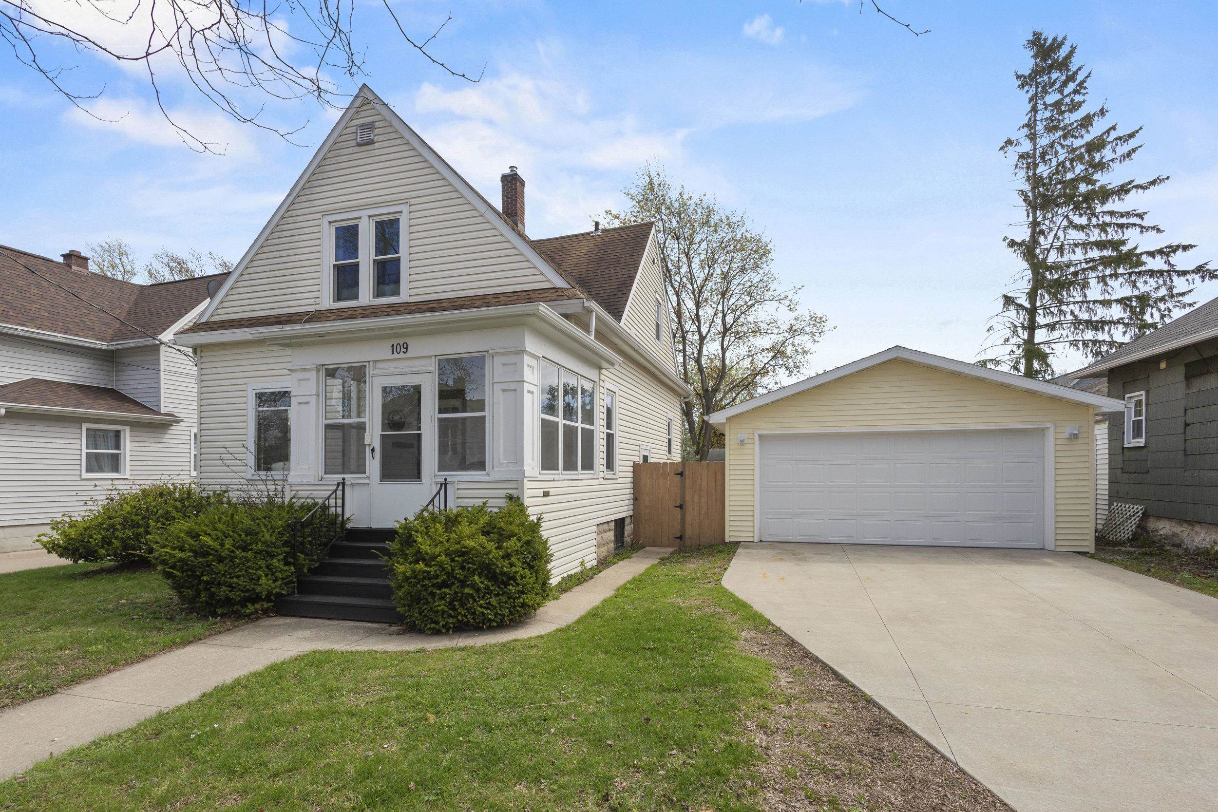 109 East Hancock Street Appleton, WI 54911 - Photo 25 of 28