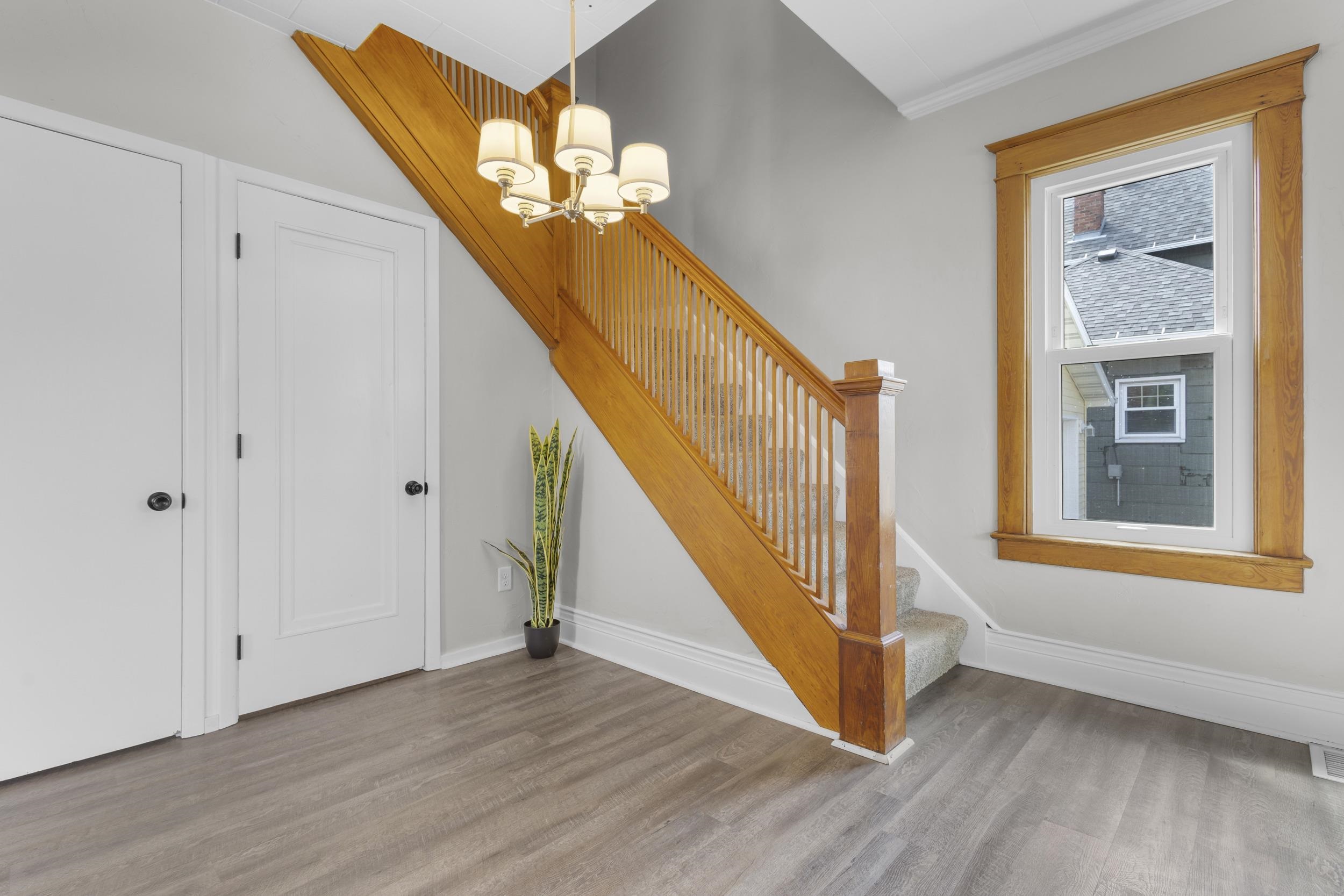 109 East Hancock Street Appleton, WI 54911 - Photo 5 of 28