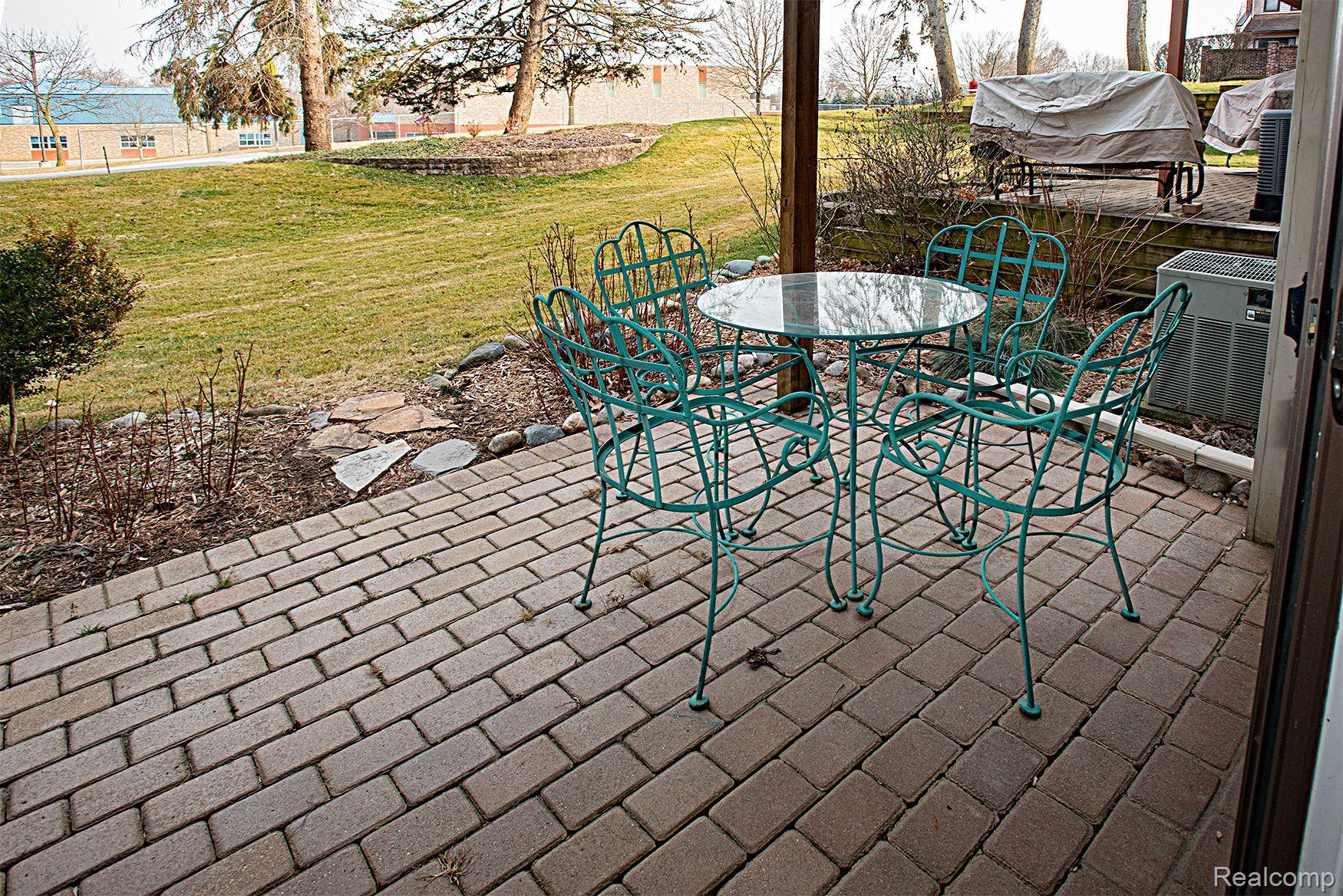 378 Willow Grove Lane Rochester, MI 48307 - Photo 9 of 42