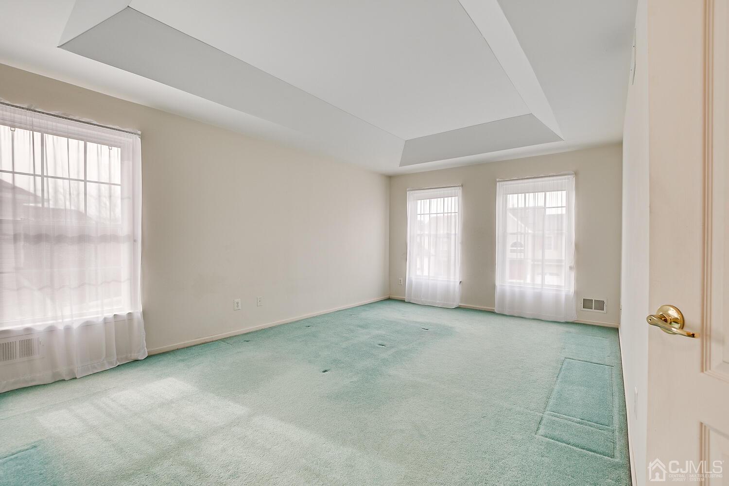 22 Timber Ridge Road North Brunswick, NJ 08902 - Photo 28 of 50 an empty room with windows