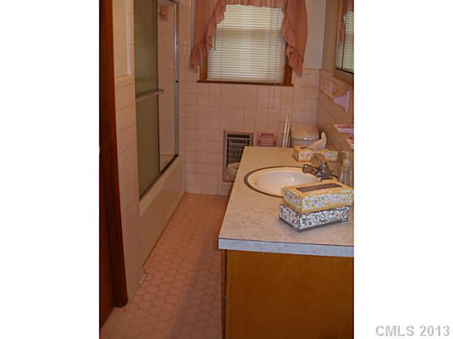 2439 Emmanuel Church Road Conover, NC 28613 - Photo 11 of 14 Gallery Image 11