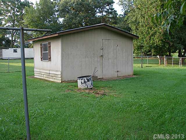 2439 Emmanuel Church Road Conover, NC 28613 - Photo 3 of 14 Gallery Image 3