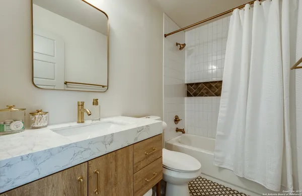 $2,950 | 321 St Francis Avenue, San Antonio, TX 78204