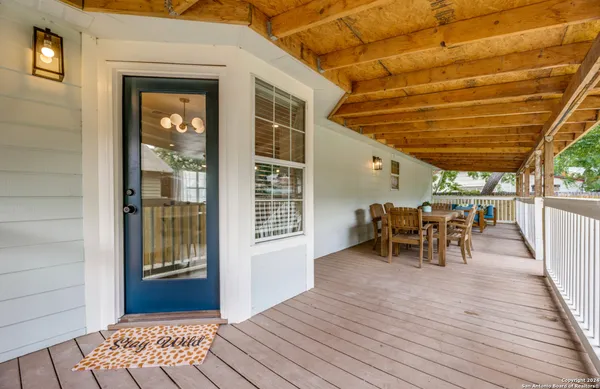 $2,950 | 321 St Francis Avenue, San Antonio, TX 78204