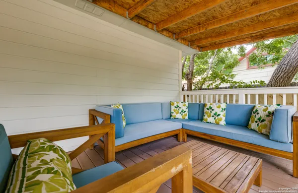 $2,950 | 321 St Francis Avenue, San Antonio, TX 78204