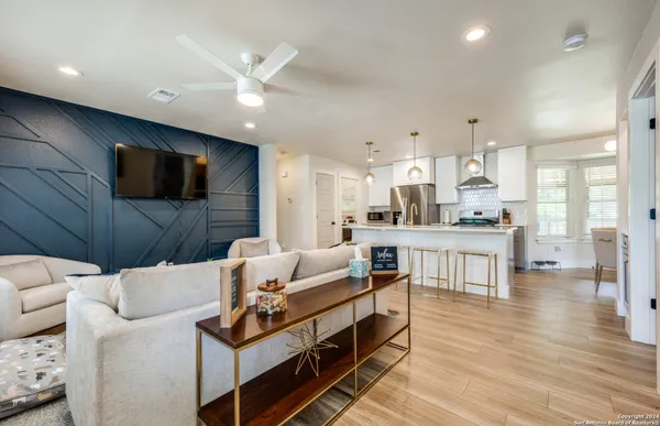 $2,950 | 321 St Francis Avenue, San Antonio, TX 78204